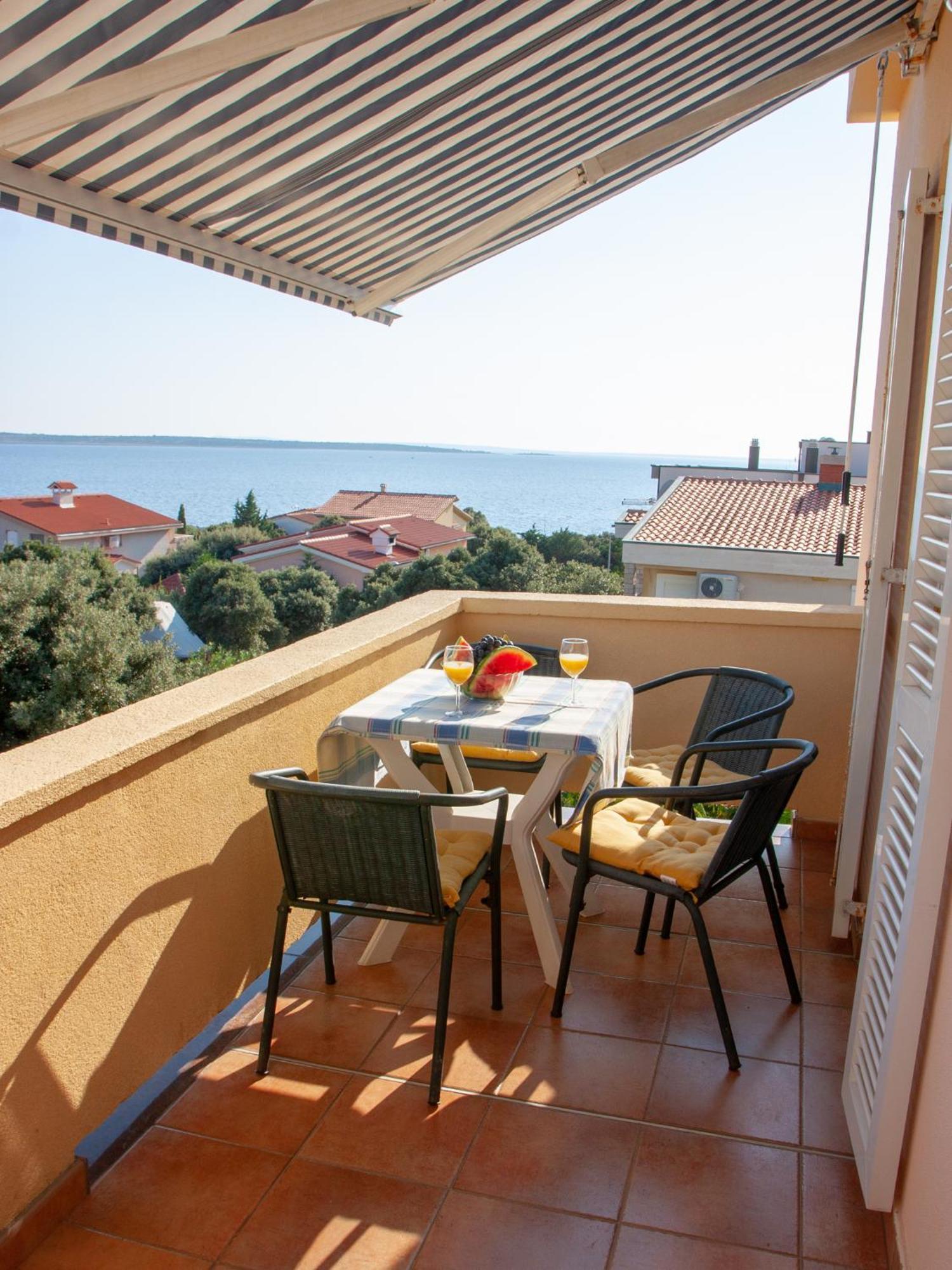 Apartments Villa Ana Mandre Exterior photo