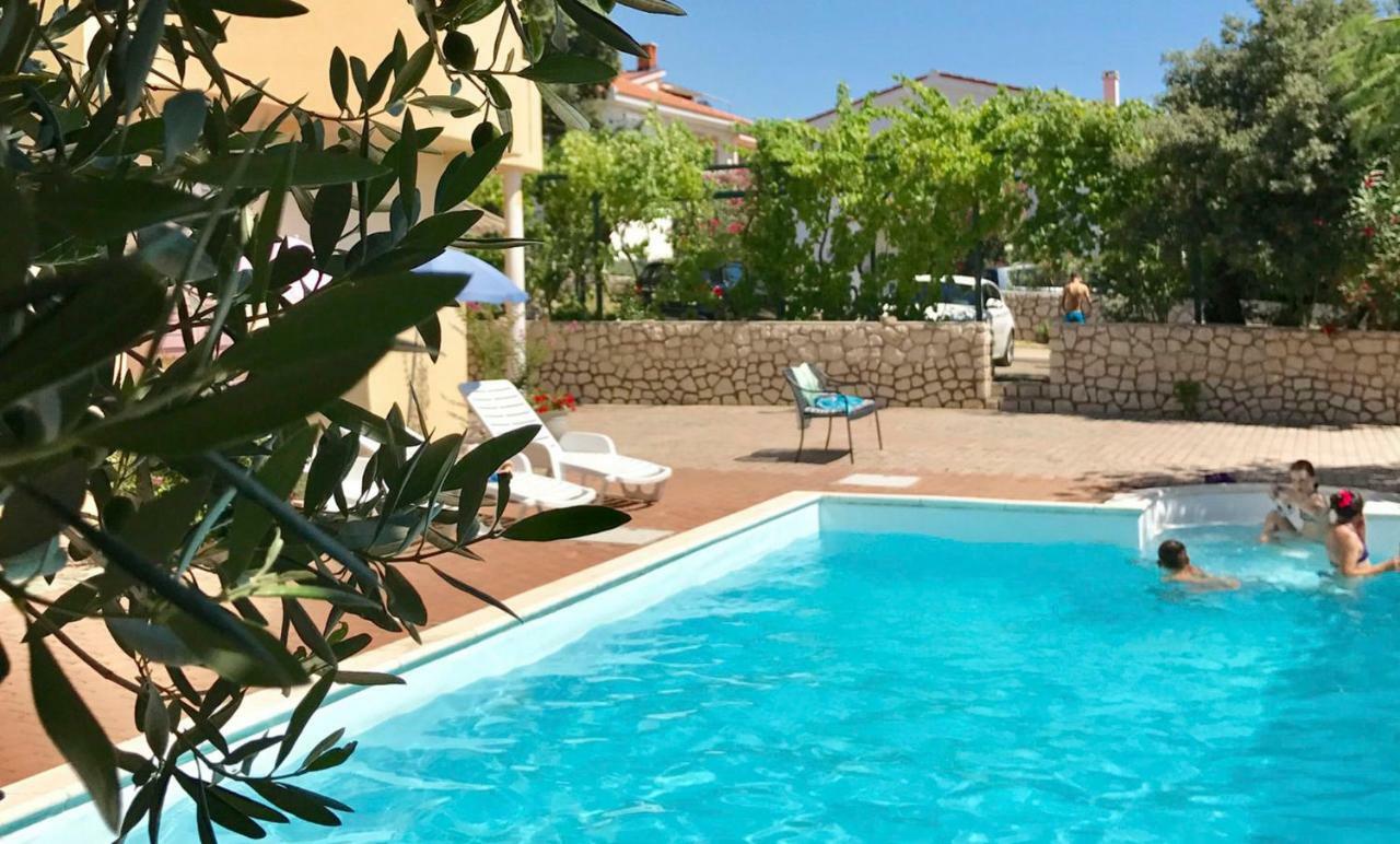 Apartments Villa Ana Mandre Exterior photo