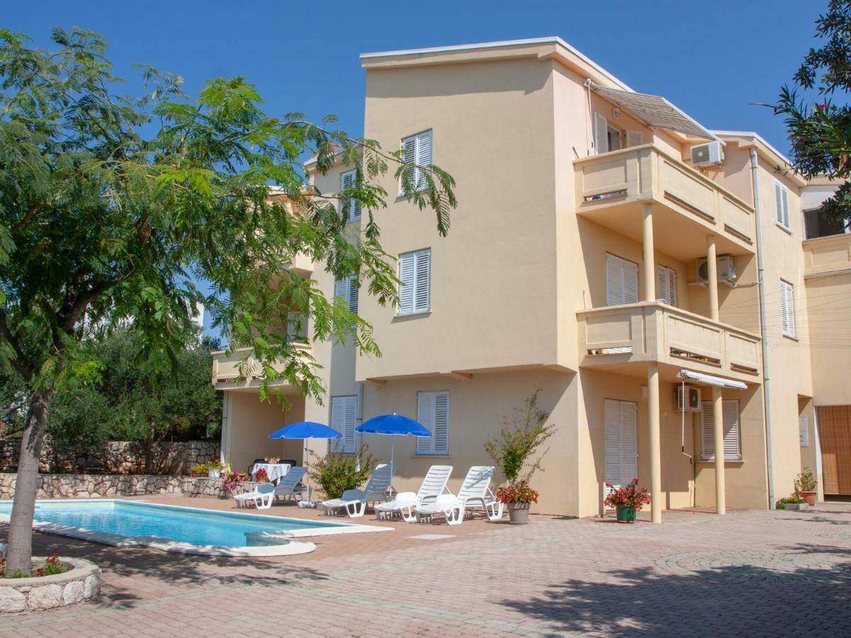 Apartments Villa Ana Mandre Exterior photo